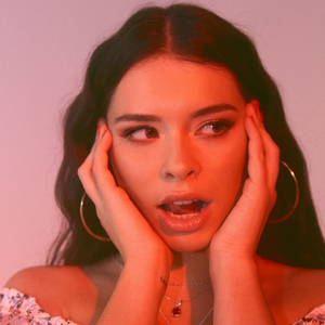 动漫美女全裸大胸被捅屁股
