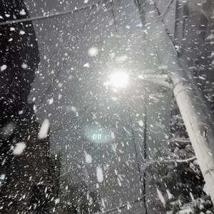 奶头被十几个男人吮故事
